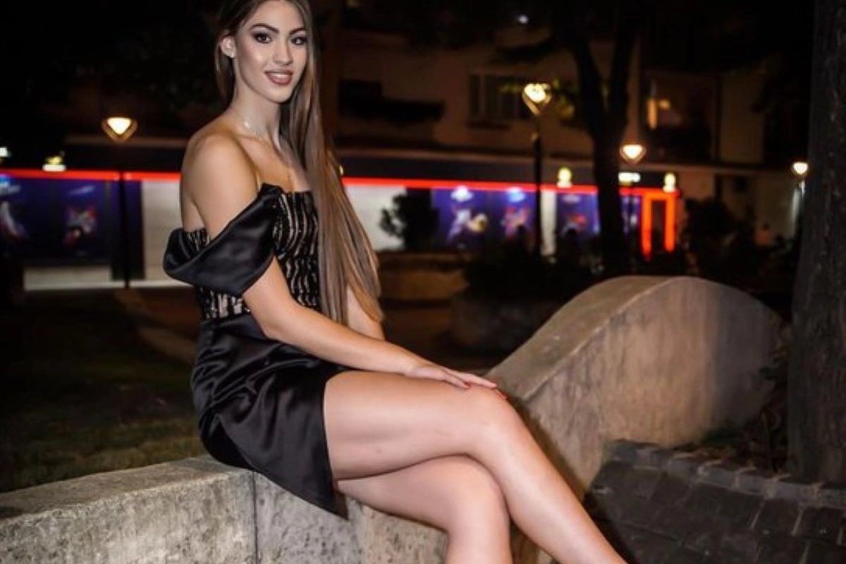 Mreže bruje o jednoj od najboljih na svijetu: Ko je lijepa Pazarka u dresu Srbije?